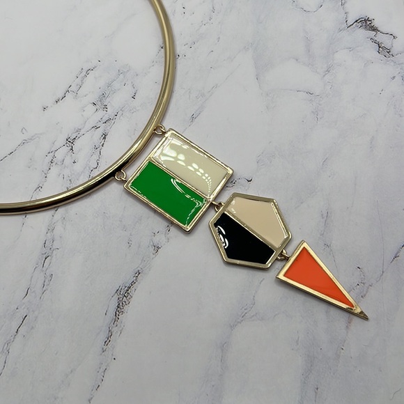 New French Connection Three Pendant Statement Necklace. - Picture 6 of 9